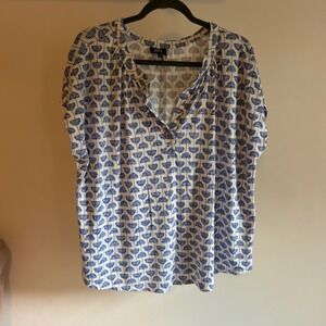 Bobeau Women 1X Blue White Floral Fan Print Split Neck Short Sleeve Blouse Top